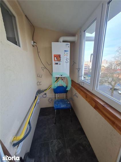 Apartament cu 2 camere decomandat în Florilor