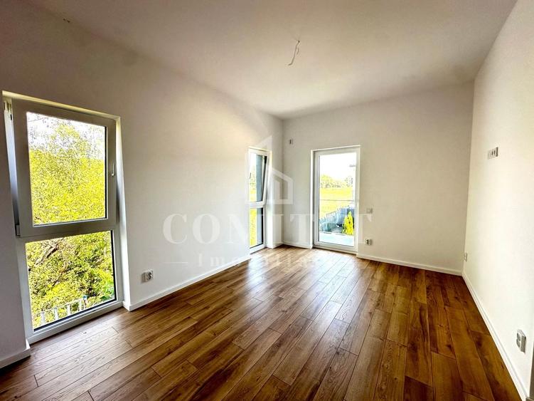 Duplex cu 4 camere cu Canalizare în Florești