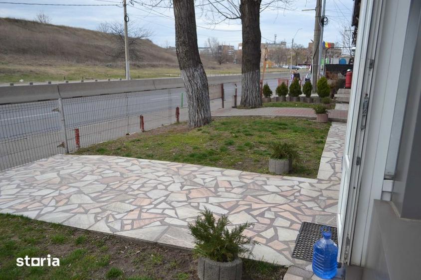 Spațiu comercial, de 100 mp, în Vitan