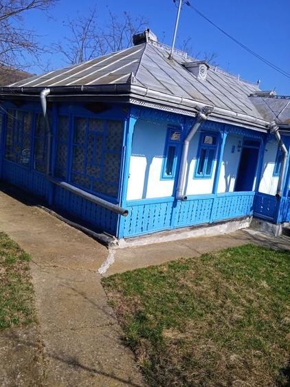 Casă cu 4 camere cu Teren 1600 Mp în Orășeni-Vale