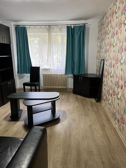 Apartament 2 camere de inchiriat, piata Flora , manastur , decomandat , etaj 2 - 6