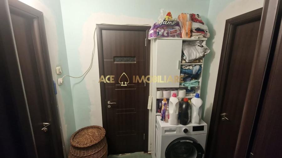 Apartament cu 3 camere decomandat, mobilat în Titan