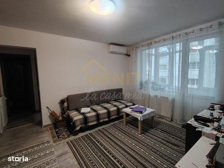 Apartament cu 3 camere semidecomandat, mobilat în Nord