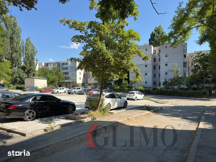 Apartament cu 2 camere decomandat în Micro 40