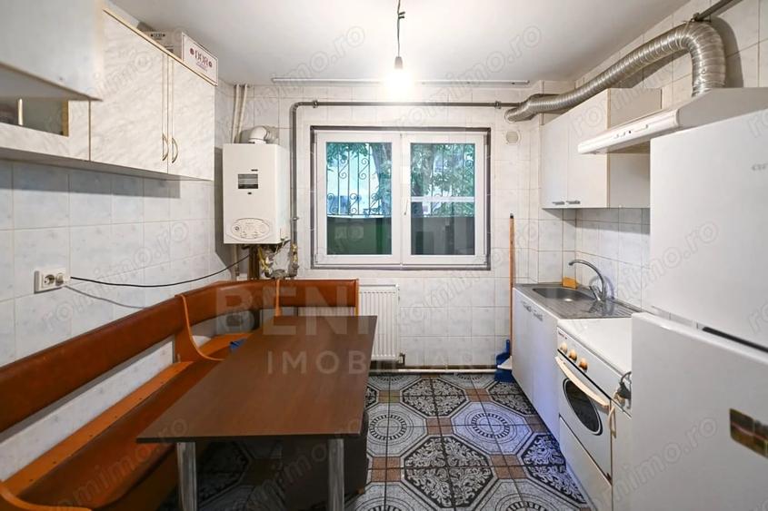 Apartament cu 2 camere semidecomandat în Rovine