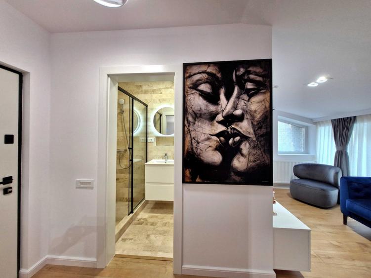 Apartament cu 2 camere decomandat în Central