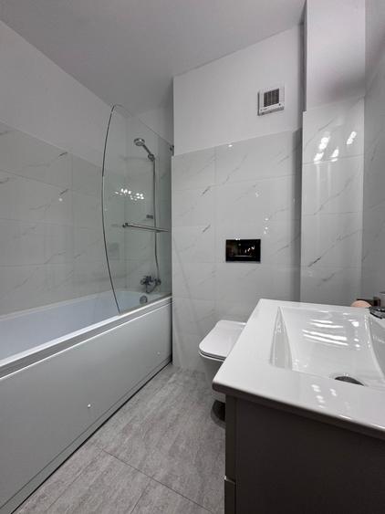Apartament cu 2 camere decomandat în P-ta Presei Libere