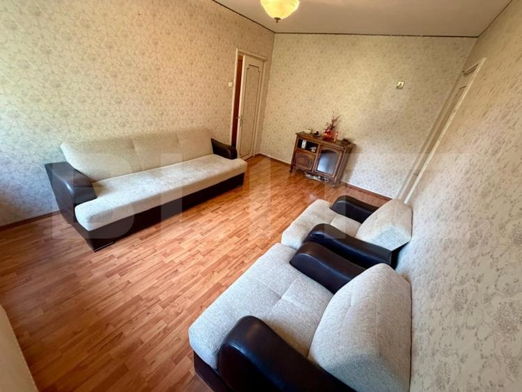 Apartament cu 2 camere semidecomandat, mobilat în Rovine
