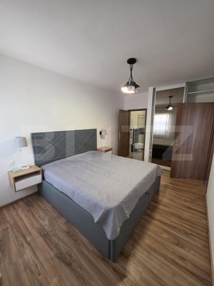 Apartament cu 3 camere semidecomandat, mobilat în Bună Ziua