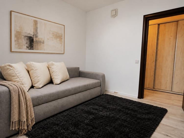 Apartament cu 3 camere semidecomandat în Titan