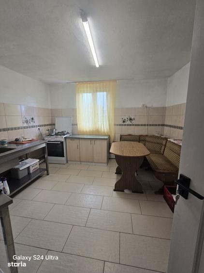 Casă cu 4 camere în Bariera Vâlcii