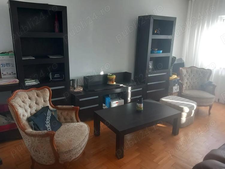 Apartament cu 3 camere decomandat în Central