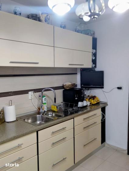 Apartament cu 3 camere decomandat în Dorobanților