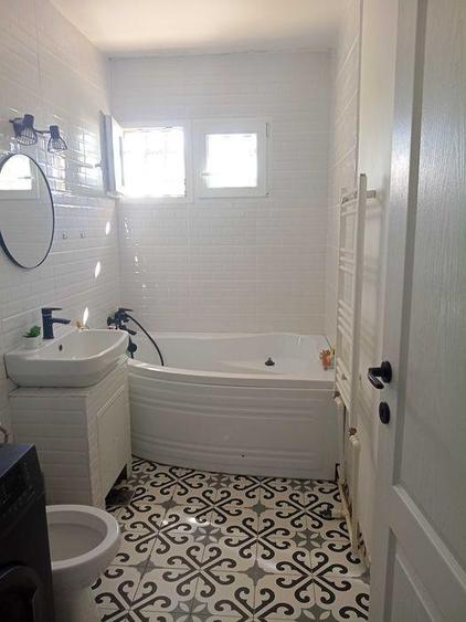 Apartament cu 2 camere semidecomandat în Podu Roș