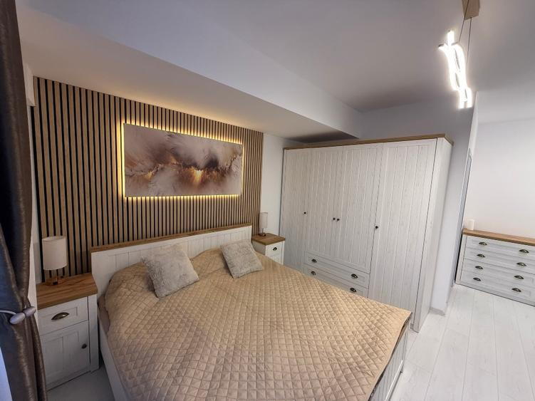 Apartament cu 3 camere decomandat, mobilat în Central
