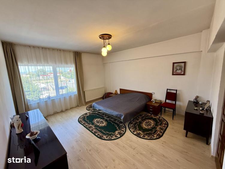 Casă cu 5 camere cu Teren 900 Mp în Central