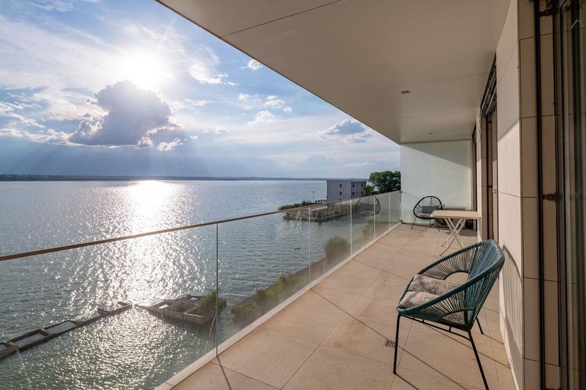 3 camere | 95 mp + terasă 20 mp | Vedere frontală lac | Mamaia-Cazino - 1