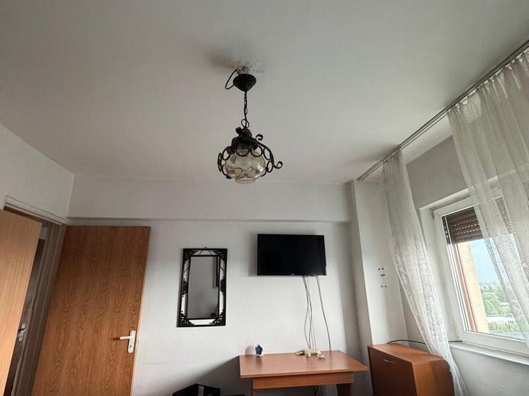 Apartament cu 2 camere semidecomandat în Brâncoveanu