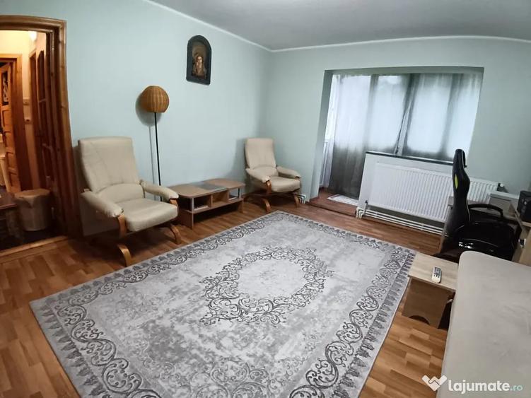 Apartament cu 4 camere semidecomandat în George Enescu