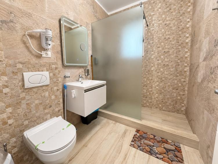 Apartament cu 2 camere semidecomandat, mobilat în Mamaia-Sat