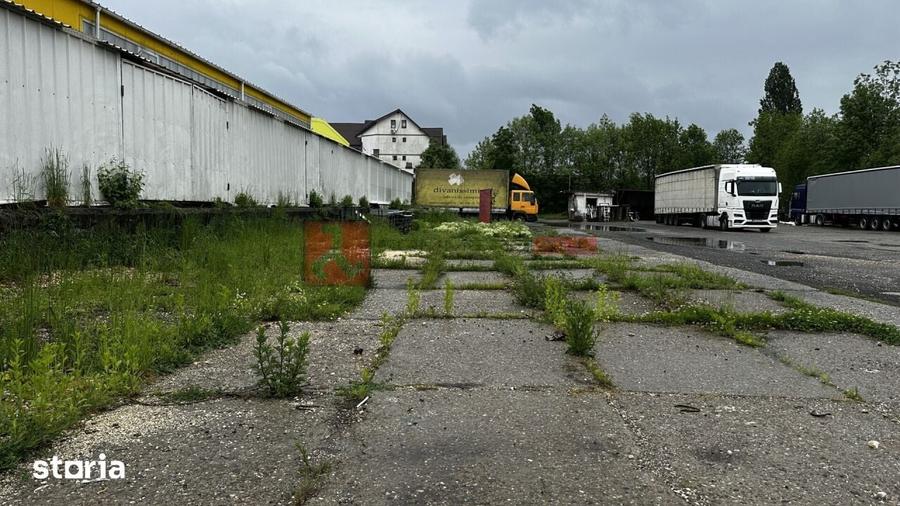 Spațiu comercial, de 1,000 mp, în Triaj