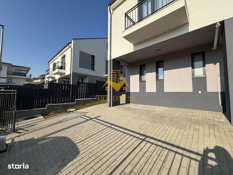 Casă cu 5 camere cu Canalizare în Chinteni