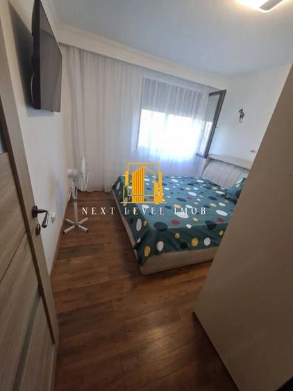 Apartament cu 3 camere semidecomandat în Craiovei