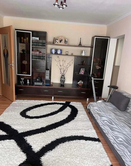 Apartament cu 2 camere decomandat în Micro III