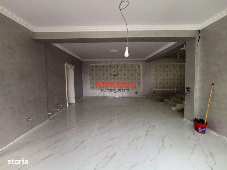 Casă cu 4 camere cu Canalizare în Ozana