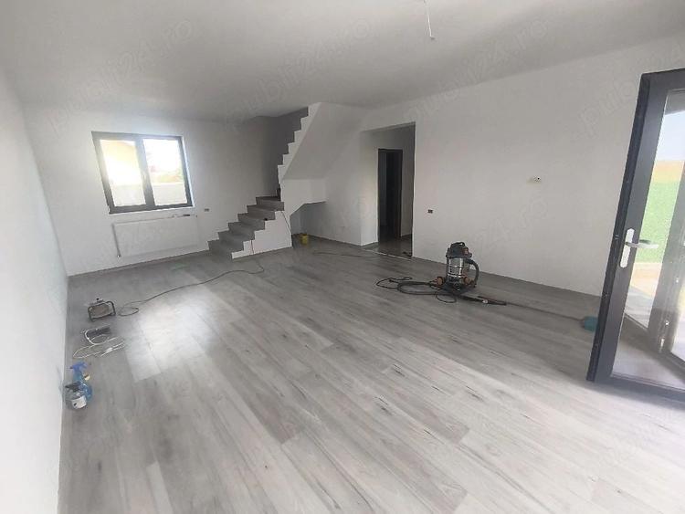 Casă individuală cu 4 camere cu Teren 400 Mp în Domnești