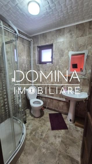 Casă individuală cu 10 camere cu Teren 500 Mp în Rânca