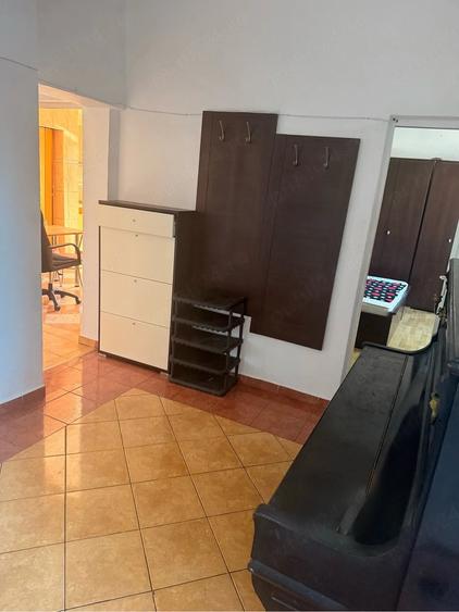 Casă cu 4 camere cu Teren 303 Mp în Giulești