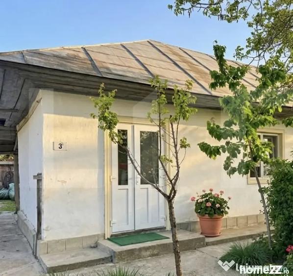 Casă cu 2 camere cu Teren 569 Mp în Central