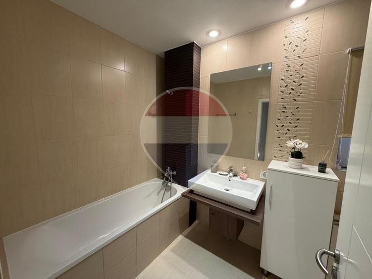 Apartament cu 4 camere decomandat în Central