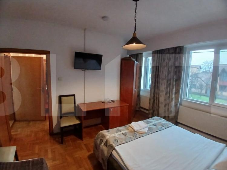 Pensiune 14 camere cu bai proprii si intrari separate, 500 mp, zona Mehala - 6