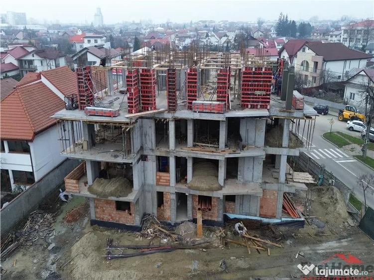 Garsonieră decomandată în Central