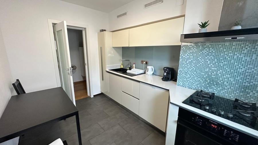 Apartament cu 3 camere decomandat în 13 Septembrie