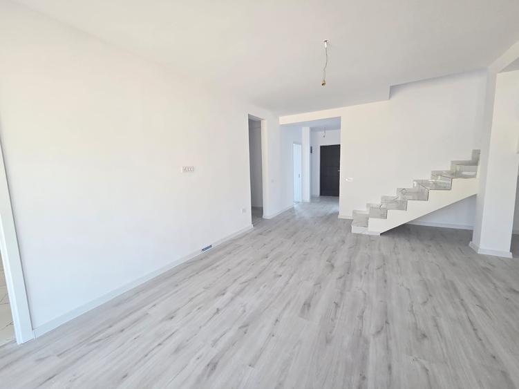 Casă individuală cu 5 camere cu Teren 460 Mp în Țegheș