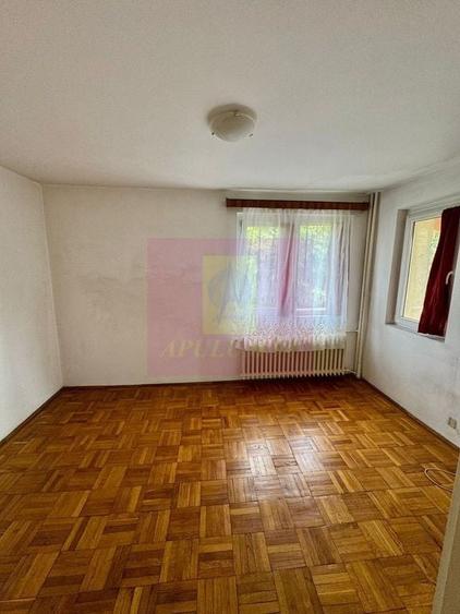 Apartament cu 3 camere semidecomandat în Berceni — fotografia 2