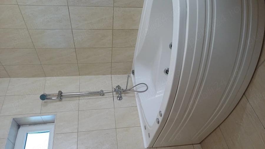 Garsonieră decomandată în Central
