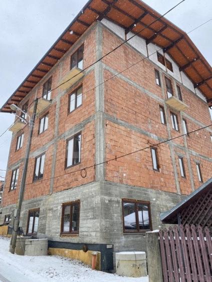 Hotel/Pensiune, de 726 mp, în Exterior Vest