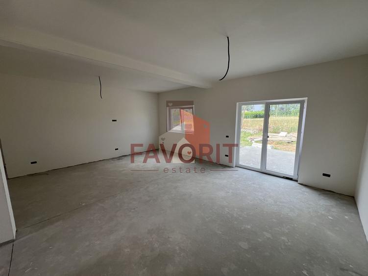 Duplex cu 4 camere cu Canalizare în Chișoda
