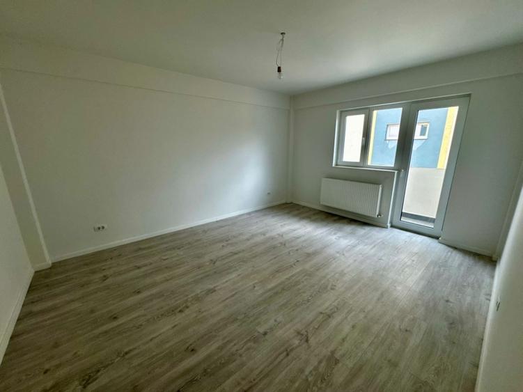 Apartament cu 2 camere decomandat în Baza 3