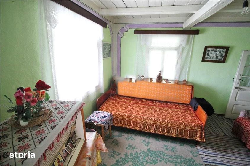 Casă cu 3 camere cu Teren 3700 Mp în Comarna