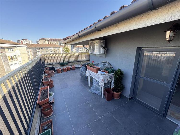 Apartament cu 2 camere decomandat în Decebal