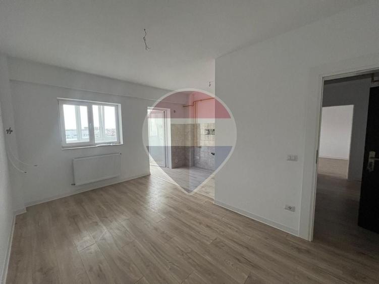 Apartament cu 2 camere decomandat în Est