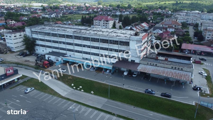 Spațiu comercial, de 9,500 mp, în Curtea de Argeș