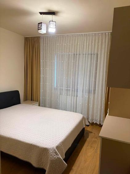 Apartament cu 3 camere decomandat în Metalurgie