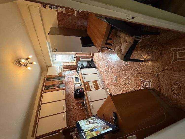 Apartament cu 5 camere decomandat în Central