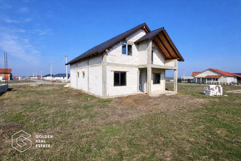Casă individuală cu 3 camere cu Canalizare în Frumușeni